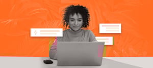 Profissional do setor de marketing no computador utilizando IA - Tropical Hub