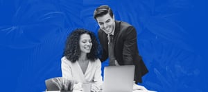 Executivos felizes em superar desafios na implementação do CRM HubSpot