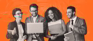 Grupo de profissionais da Tropical Hub conversando sobre o Advisory Council da HubSpot