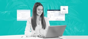 Mulher desenvolvendo módulos personalizados para drag-and-drop - Tropical Hub