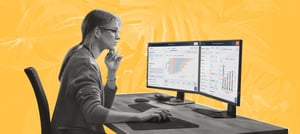 Mulher no computador explorando recursos de tecnologia da informação - Tropical Hub