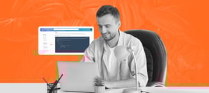 Profissional analisando como desenvolver integração com API HubSpot - Tropical Hub