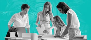 Grupo de mulheres em uma mesa desenvolvendo projetos direcionados ao perfil feminino no ambiente de trabalho - Tropical Hub