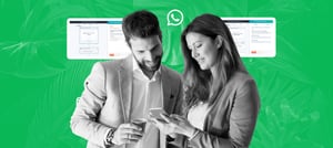 Dois profissionais interagindo pelo celular, simbolizando o uso estratégico da mensageria na comunicação corporativa. Tropical Hub - HubSpot