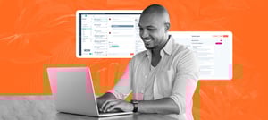 Profissional utilizando um laptop com ferramentas de inteligência artificial integradas ao CRM exibidas na tela, otimizando processos e automação. Tropical Hub - HubSpot