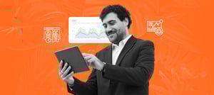 Profissional analisando o tráfego orgânico no CRM HubSpot - Tropical Hub